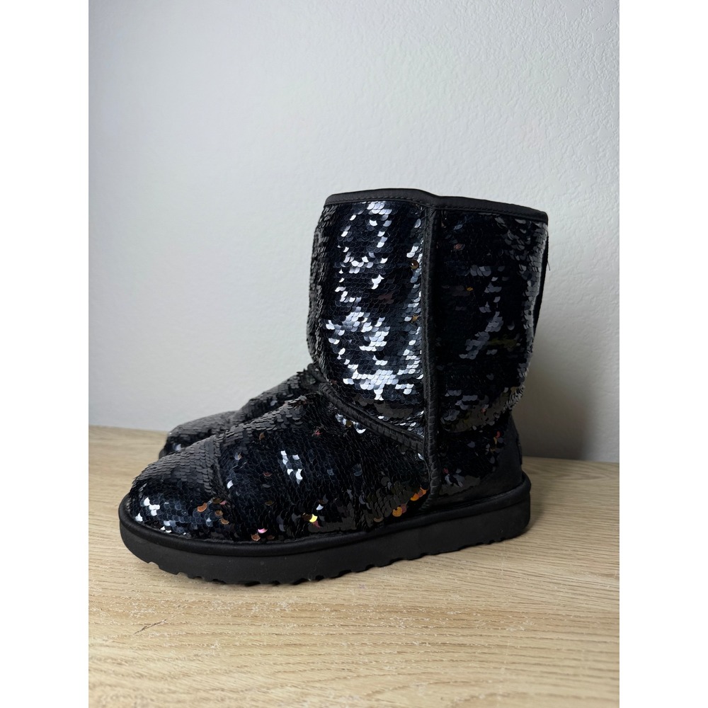 UGG Classic Short Reversible Sequin Boots Black Multi Color 1094982 Womens 9